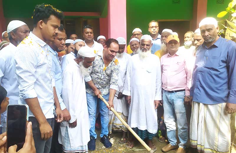 বেলকুচি প্রাথমিক বিদ্যালয়ে শহীদ মিনারের ভিত্তিপ্রস্তর স্থাপন