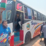 ভোলায় জেলা প্রশাসকের মধ্যস্থতায় ধর্মঘট প্রত্যাহার, ৩ দিন পর ফের বাস চলাচল শুরু