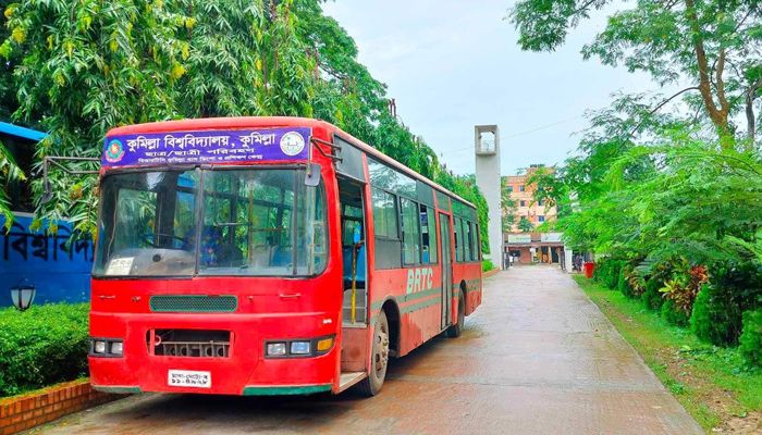 চলন্ত অবস্থায় মাঝরাস্তায় কুবির বিআরটিসি বাসের ব্রেক বিকল