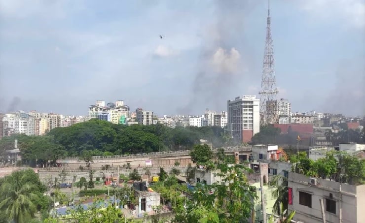 বিটিভির ভবনে আগুন, নেভাতে যেতে পারছে না ফায়ার সার্ভিস