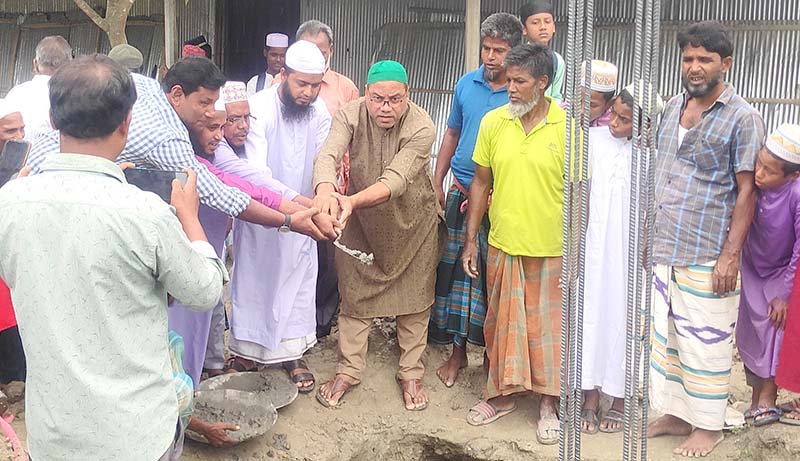 নীলফামারীর সুন্নিয়া মাদ্রাসার ভিত্তি প্রস্তর স্থাপন