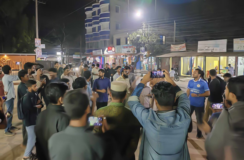 কুয়েটে ছাত্রদলের হামলার প্রতিবাদে কুবিতে বিক্ষোভ মিছিল