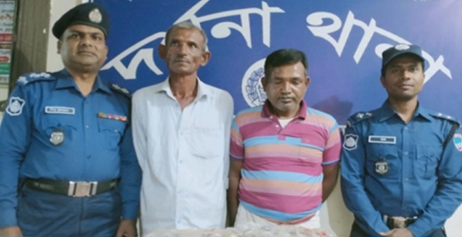 দর্শনায় ফেনসিডিলসহ তিন মাদকব্যবসায়ী আটক