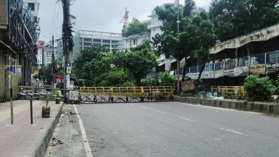 ফাঁকা ঢাকার রাস্তা, সেনা টহল