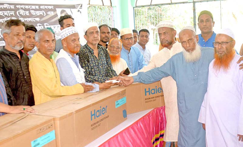 গাবতলীতে পৌর মেয়রের অর্থায়নে মসজিদে এসি প্রদান