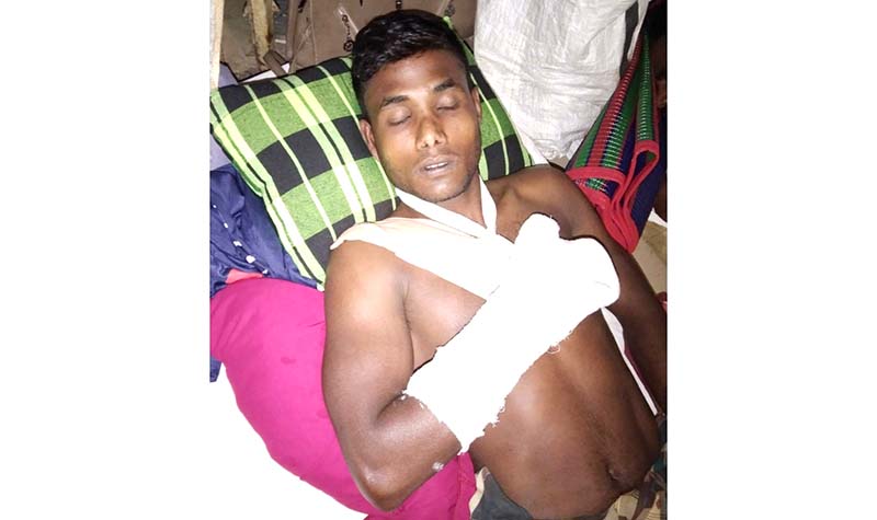 গাবতলীতে দা’ দিয়ে কুপিয়ে যুবককে জখম