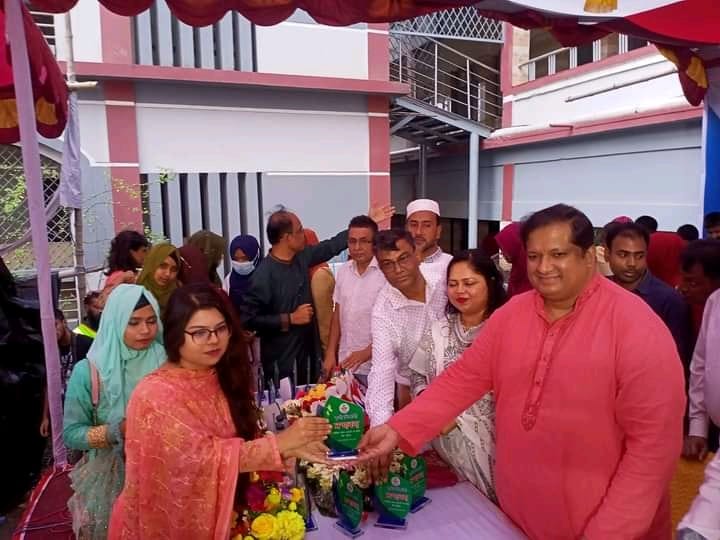 টঙ্গীতে কৃতী শিক্ষার্থী সংবর্ধনা: বঙ্গবন্ধু ও মুক্তিযুদ্ধ কর্নার উদ্বোধন