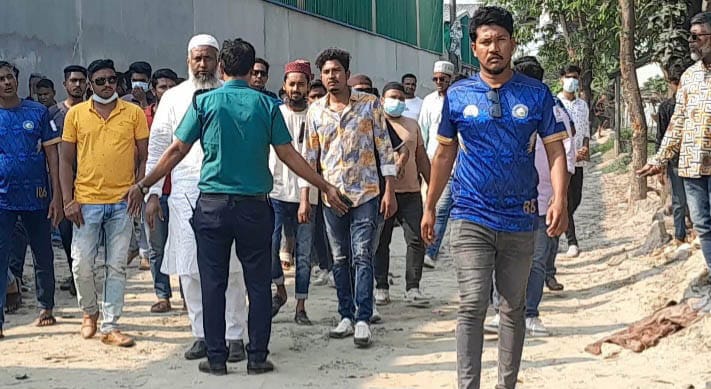 ঝুট ব্যবসা নিয়ন্ত্রণে আনতে কিশোর গ্যাং নিয়ে মহড়া ওয়ার্ড কাউন্সিলরের
