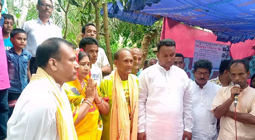 ঘিওরে শ্রী শ্রী সার্বজনীন মডেল নাট মন্দির কাজের উদ্বোধন
