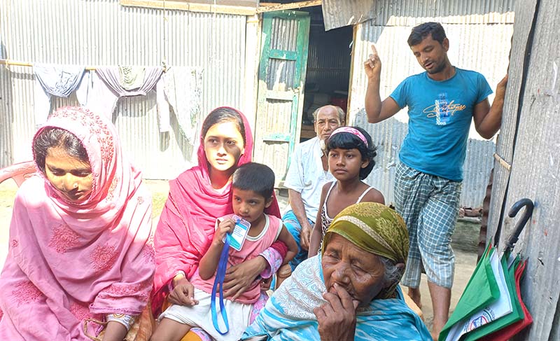 গংগাচড়ায় স্কুলের অনিয়মের বিরুদ্ধে অভিযোগ করায় হয়রানির অভিযোগ