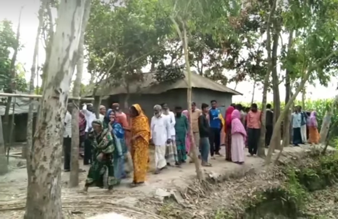 হাতীবান্ধায় স্ত্রী সন্তানের সাথে অভিমান করে আত্মহত্যা করলেন যুবক
