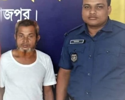 নবাবগঞ্জে শিশু ধর্ষণের অভিযোগে বৃদ্ধ আটক