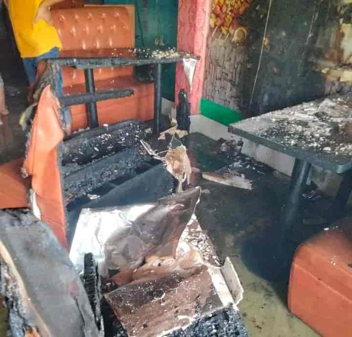 হাতীবান্ধায় মৌলতন প্লাজায় আগুন, ঢাকা ক্যাফেতে ব্যাপক ক্ষতি