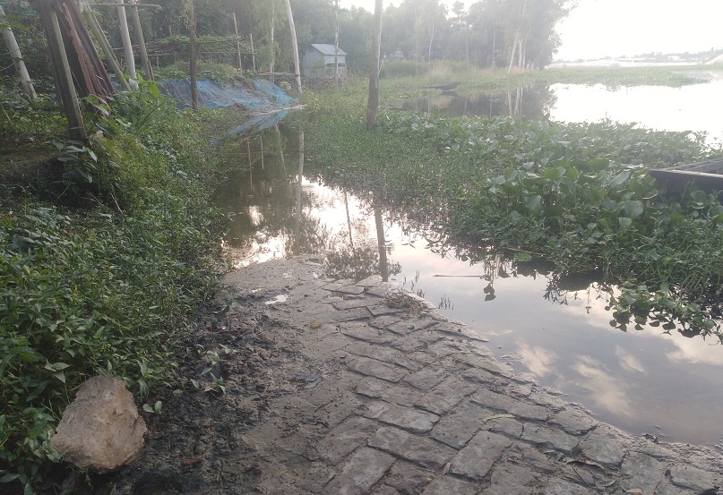 একযুগেও কথা রাখেনি কেউ, ভাঙা রাস্তায় চরম জনদুর্ভোগ