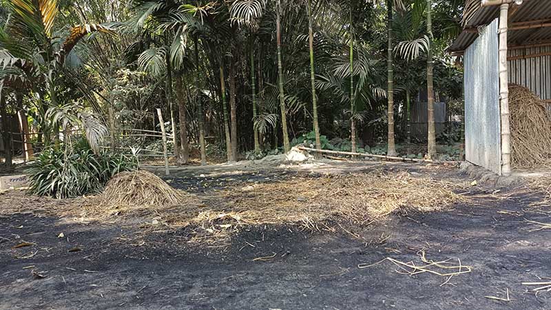 সরিষাবাড়ীতে খড়ের গাদায় রহস্যজনক অগ্নিকাণ্ড
