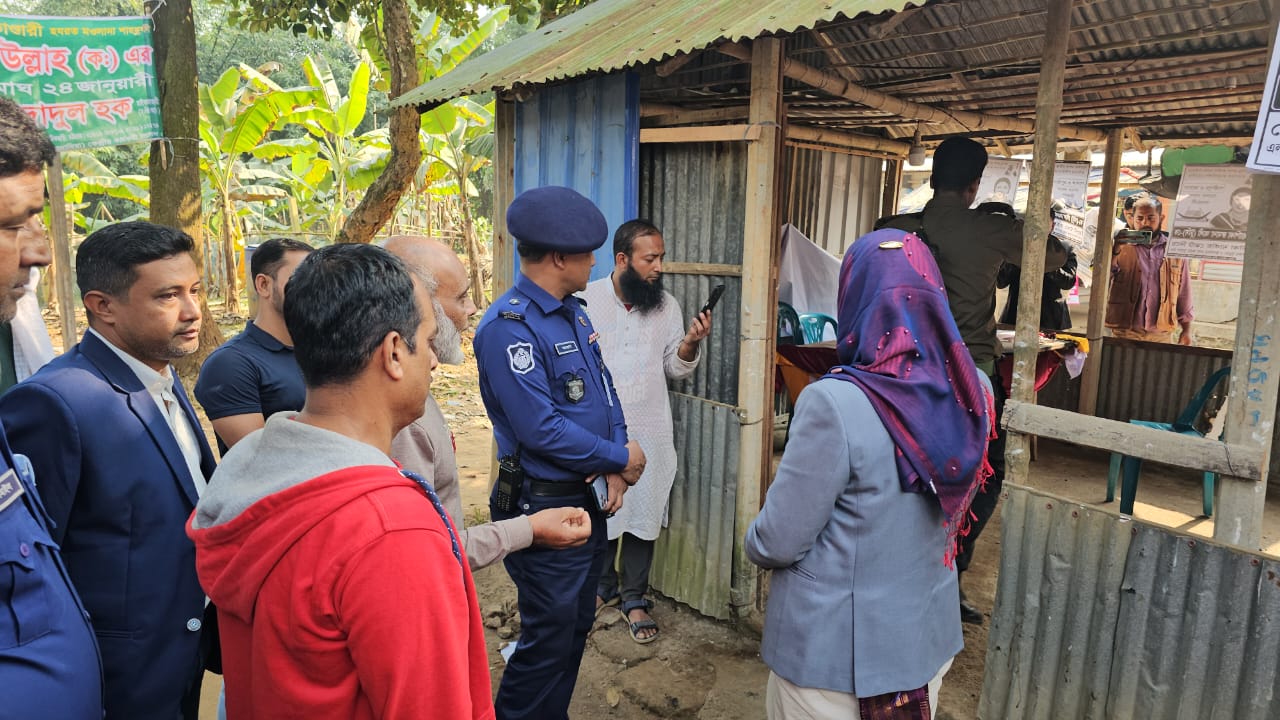 শ্রীপুরে রাতের আঁধারে নৌকার অফিসে অগ্নিসংযোগ ও ভাংচুর