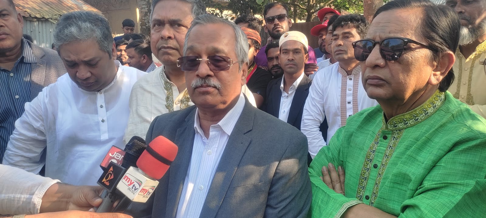 জেল খানায় মৃত্যুবরণকারী নেতার পরিবারের পাশে বিএনপির ভাইস চেয়ারম্যান