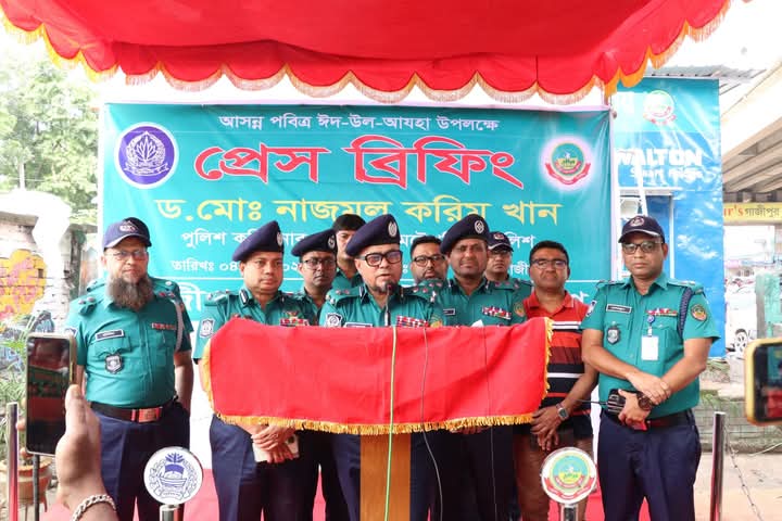 গাজীপুর মহাসড়কের ট্রাফিক ব্যবস্থাপনা পরিদর্শনে জিএমপি কমিশনার