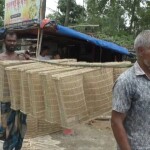 জামালপুরে দারকী শিল্প বিলুপ্তির পথে, সহায়তার দাবি কারিগরদের