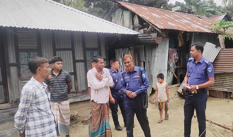 কচুয়ায় হামলা ও লুটপাটের ঘটনার তদন্তে পুলিশ