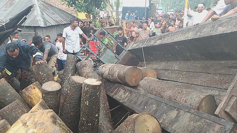 কাউনিয়ায় ট্রলির ধাক্কায় পথচারী নিহত