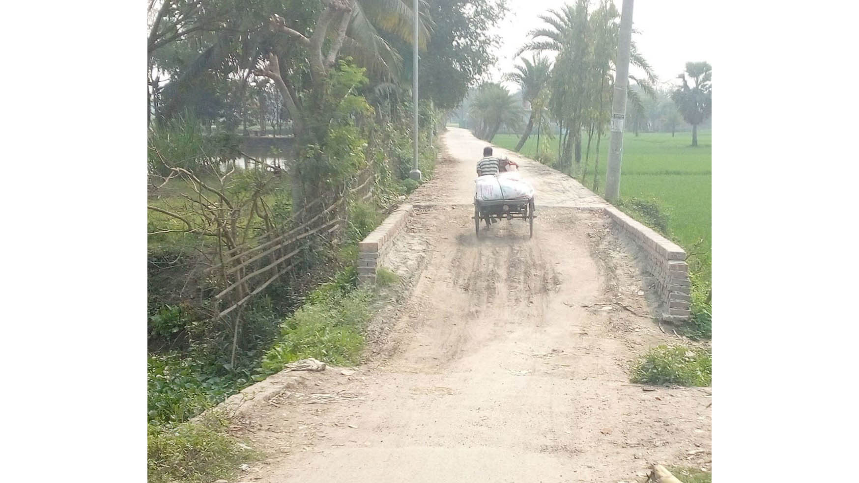 কেশবপুরে সড়কে সীমাহীন দুর্ভোগ