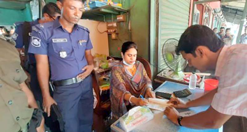 কলারোয়ায় ভ্রাম্যমাণ আদালতে ২৫ হাজার জরিমানা আদায়