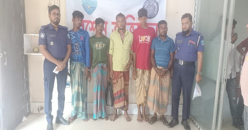 কুমিল্লা সদর দক্ষিণে ফেনসিডিলসহ সিএনজি চালক গ্রেফতার