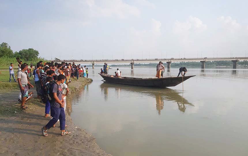 কুড়িগ্রামে নদীতে গোসলে নেমে নিখোঁজের ৫ ঘন্টা পর স্কুল ছাত্রের মরদেহ উদ্ধার