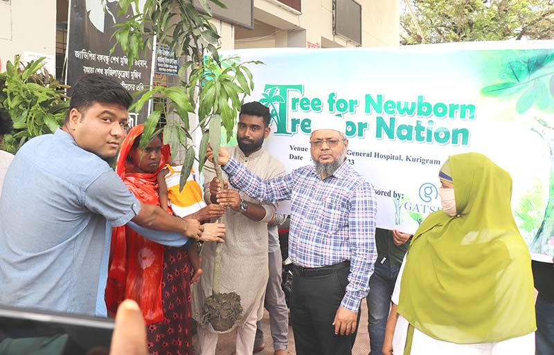 কুড়িগ্রামে নবজাতক শিশুর অভিভাবকদের মাঝে অরণ্য’র ফলদ বৃক্ষ চারা বিতরণ