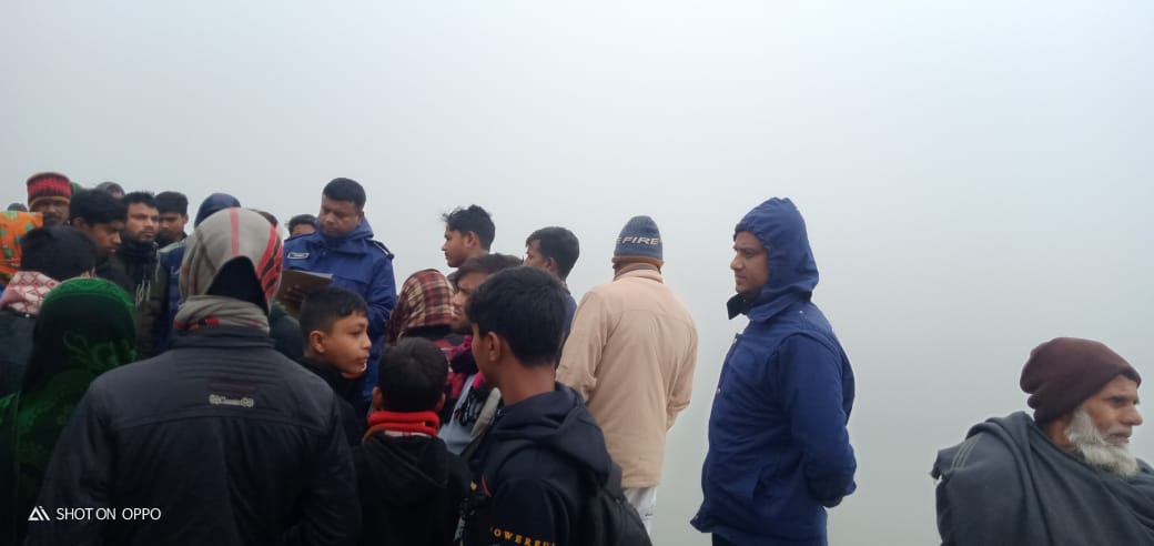 বাজি ধরে নদীতে ঝাঁপ দিয়ে বরযাত্রী যুবক নিখোঁজ
