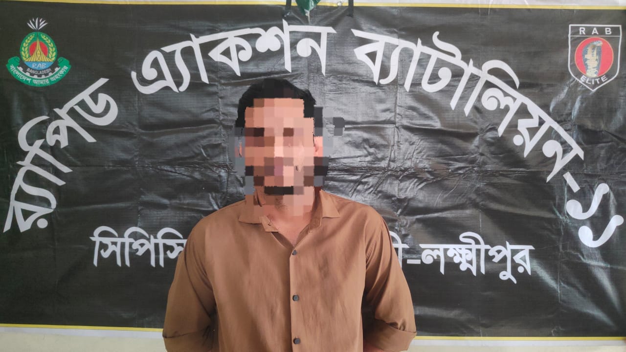 স্কুলছাত্রীর আপত্তিকর ছবি ইন্টারনেটে ছড়ানোর অভিযোগে কুষ্টিয়ায় শিক্ষক গ্রেফতার