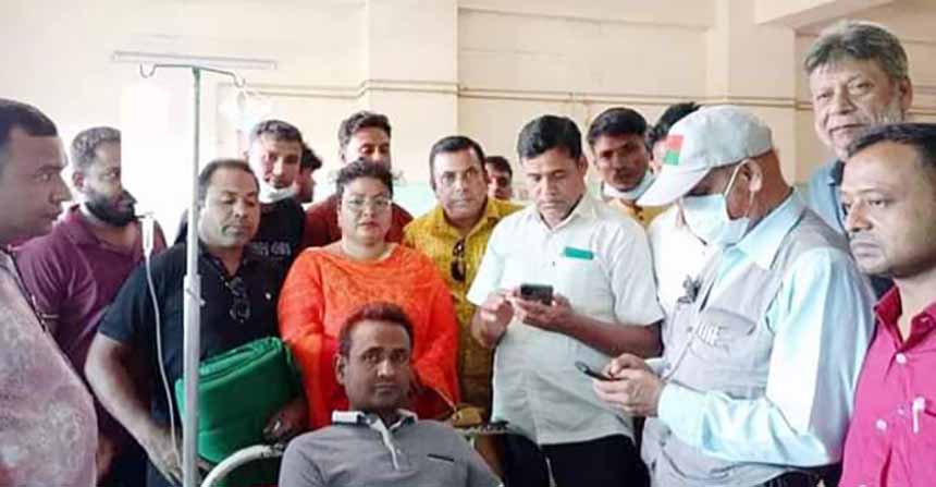 গাবতলীর অসুস্থ্য যুবদলনেতা রুহিনের পাশে সাবেক এমপি লালু