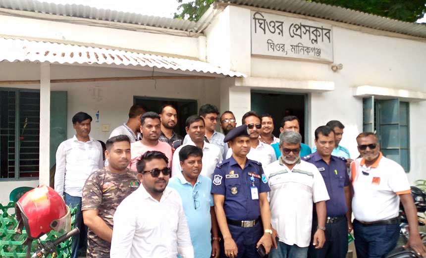 ঘিওরে সাংবাদিকের সাথে নবাগত ওসির মতবিনিময় সভা অনুষ্ঠিত