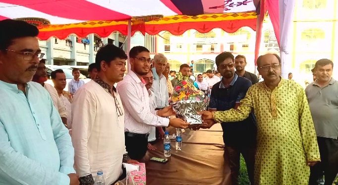 মানিকগঞ্জে সাবেক সাংসদ সায়েদুর রহমান স্মৃতি সেমিফাইনাল ফুটবল খেলা অনুষ্ঠিত