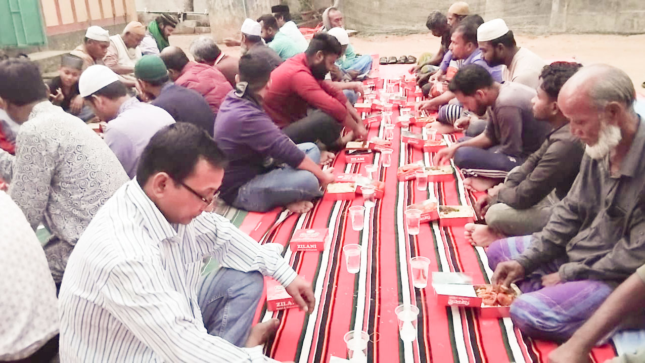 শ্রীমঙ্গল অনলাইন প্রেস ক্লাবের উদ্যোগে ডলুছড়া জামে মসজিদে ইফতার মাহফিল