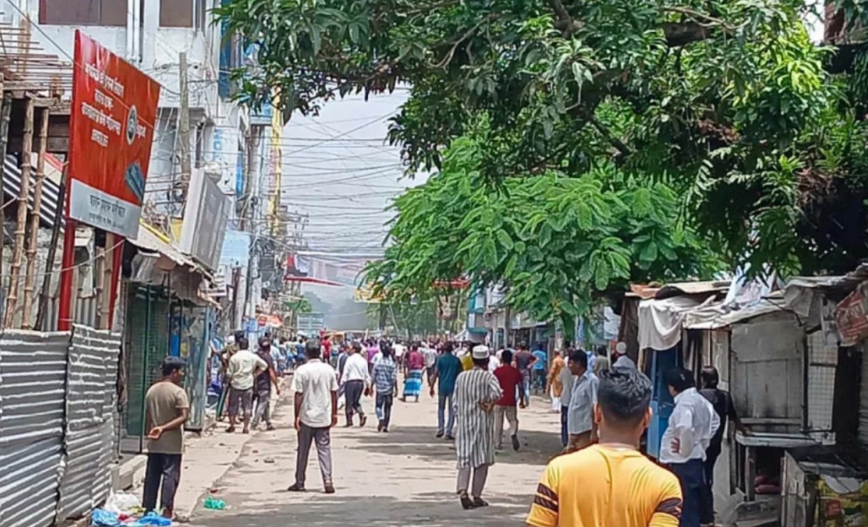 মুন্সিগঞ্জে আন্দোলকারী-আওয়ামী লীগ ও পুলিশের ত্রিমুখি সংঘর্ষে নিহত ২