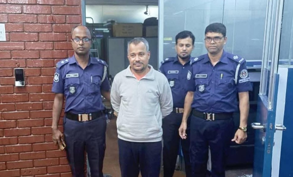 শিবপুর উপজেলা চেয়ারম্যান হত্যা: ইন্টারপোলের সহায়তায় দুবাই থেকে আসামি গ্রেপ্তার