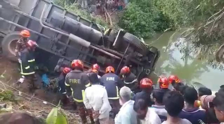 ট্রাকচাপায় ৪ শিক্ষকসহ অটোরিকশার ৫ যাত্রী নিহত