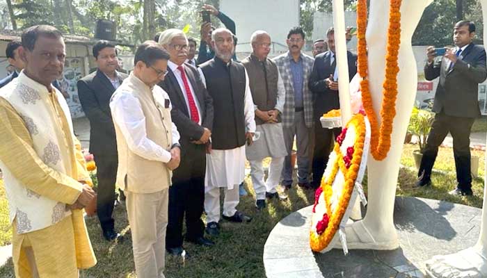 নোয়াখালীর গান্ধী আশ্রম পরিদর্শনে ভারতীয় হাই কমিশনার