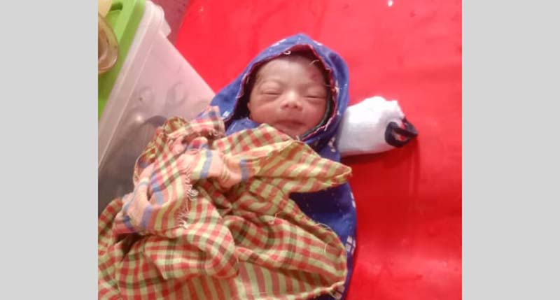 নোয়াখালীতে হাসপাতালের ডাস্টবিন থেকে নবজাতক উদ্ধার