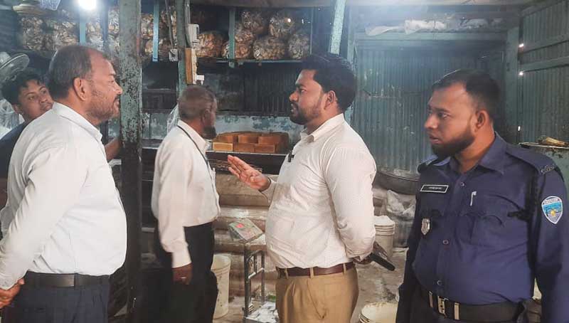 কাপড়ের রঙ বেকারি পণ্যে ব্যবহার, ৫০ হাজার টাকা অর্থদণ্ড