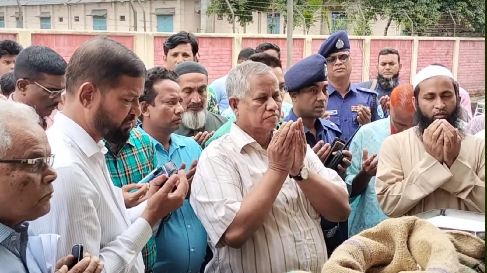 পাটগ্রাম এল.এস.ডি’র আয়োজনে ধান-চাল সংগ্রহের উদ্বোধন