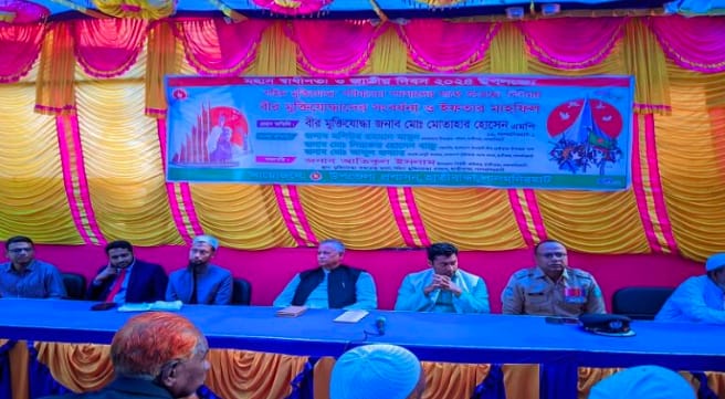 হাতীবান্ধায় শহীদ মুক্তিযোদ্ধা পরিবারের সদস্যদের সাথে এমপির  শুভেচ্ছা বিনিময়
