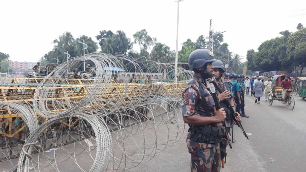 থমথমে বঙ্গভবন এলাকা, কড়া নিরাপত্তায় আইনশৃংখলা বাহিনী