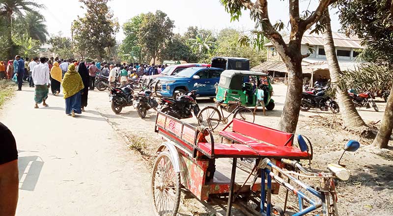 রাণীনগরে মধ্যরাতে আগুনে বসতবাড়ী পুড়ে ছাই, নিহত ১