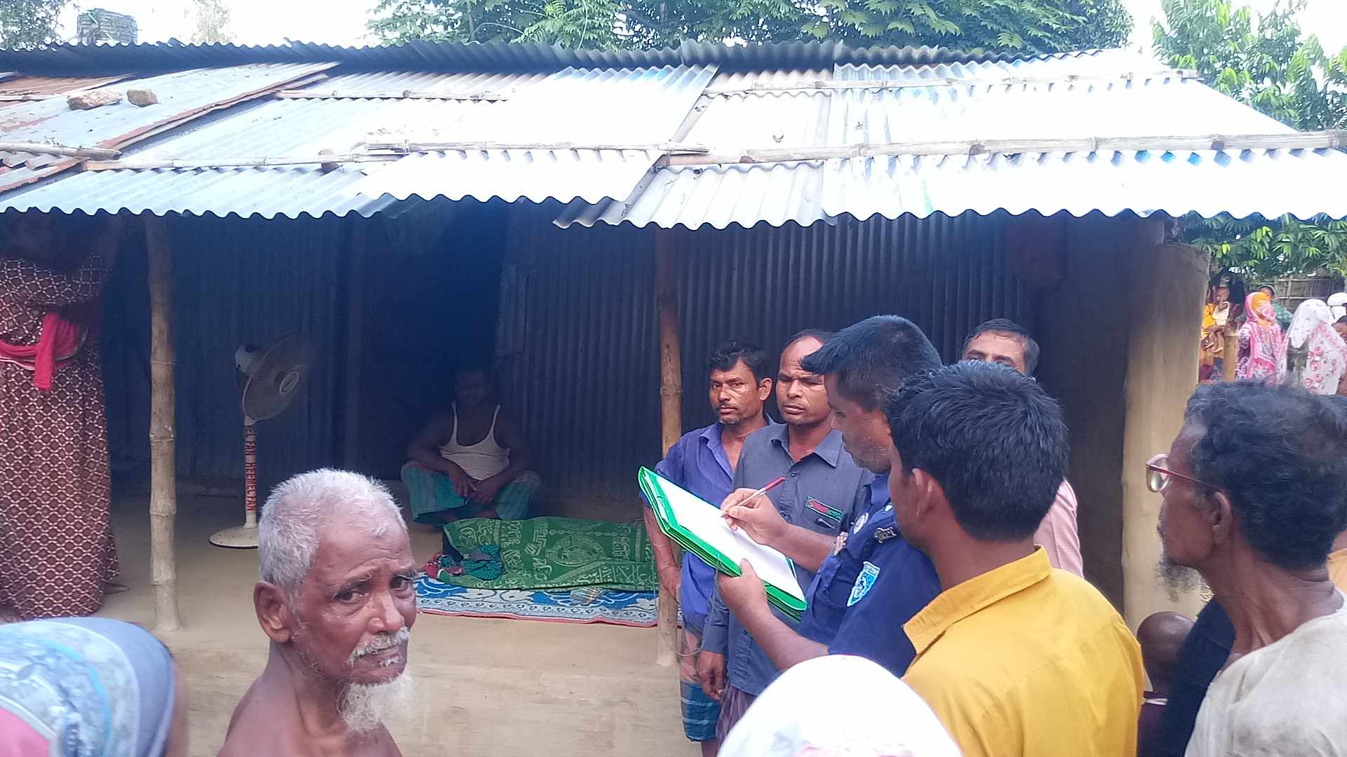 রাণীশংকৈলে পানিতে ডুবে শিশুসহ দুইজনের মৃত্যু