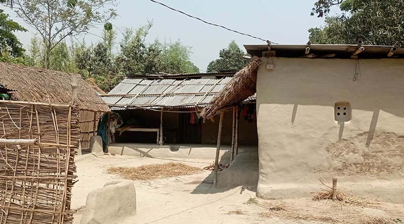 কালের বিবর্তনে হারিয়ে যাচ্ছে ‘গরীবের এসি বাড়ি’