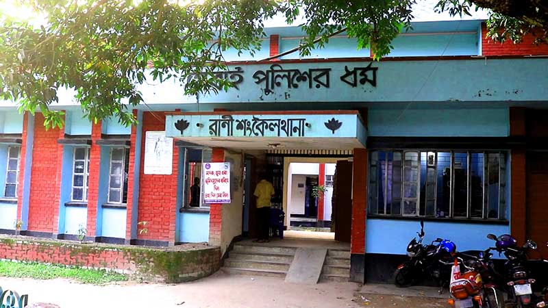 রাণীশংকৈলে ধানক্ষেত থেকে অজ্ঞাত নারীর অর্ধগলিত লাশ উদ্ধার