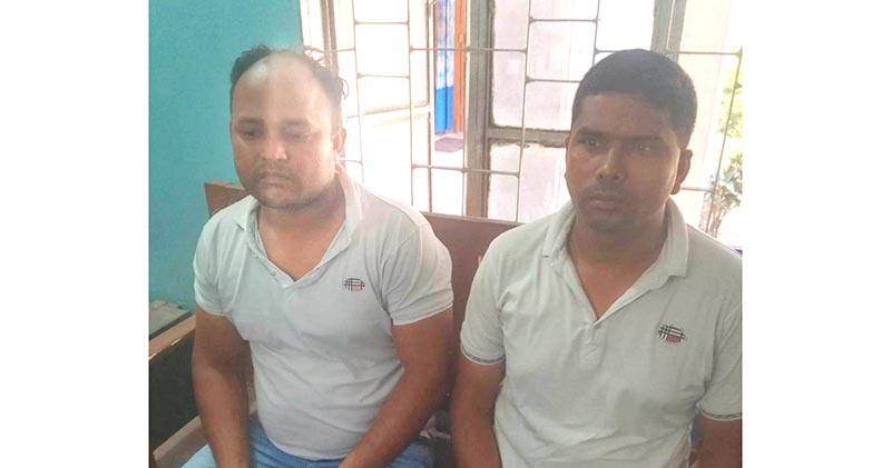 রাণীশংকৈলে দুই ভুয়া ডিবি পুলিশ আটক
